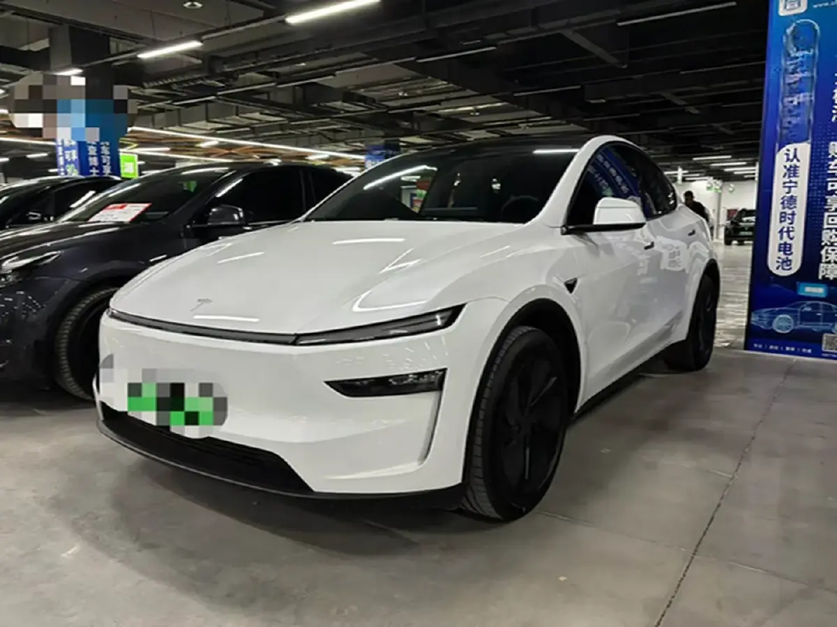 2025 Tesla Model Y BEV 78.4KWH