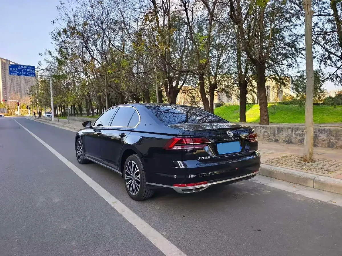 2018 Volkswagen Phideon 2.0T 224HP L4 7DCT,autocango,china used car exporter,china ev exporter,chinese used car exporter,chinese used ev exporter