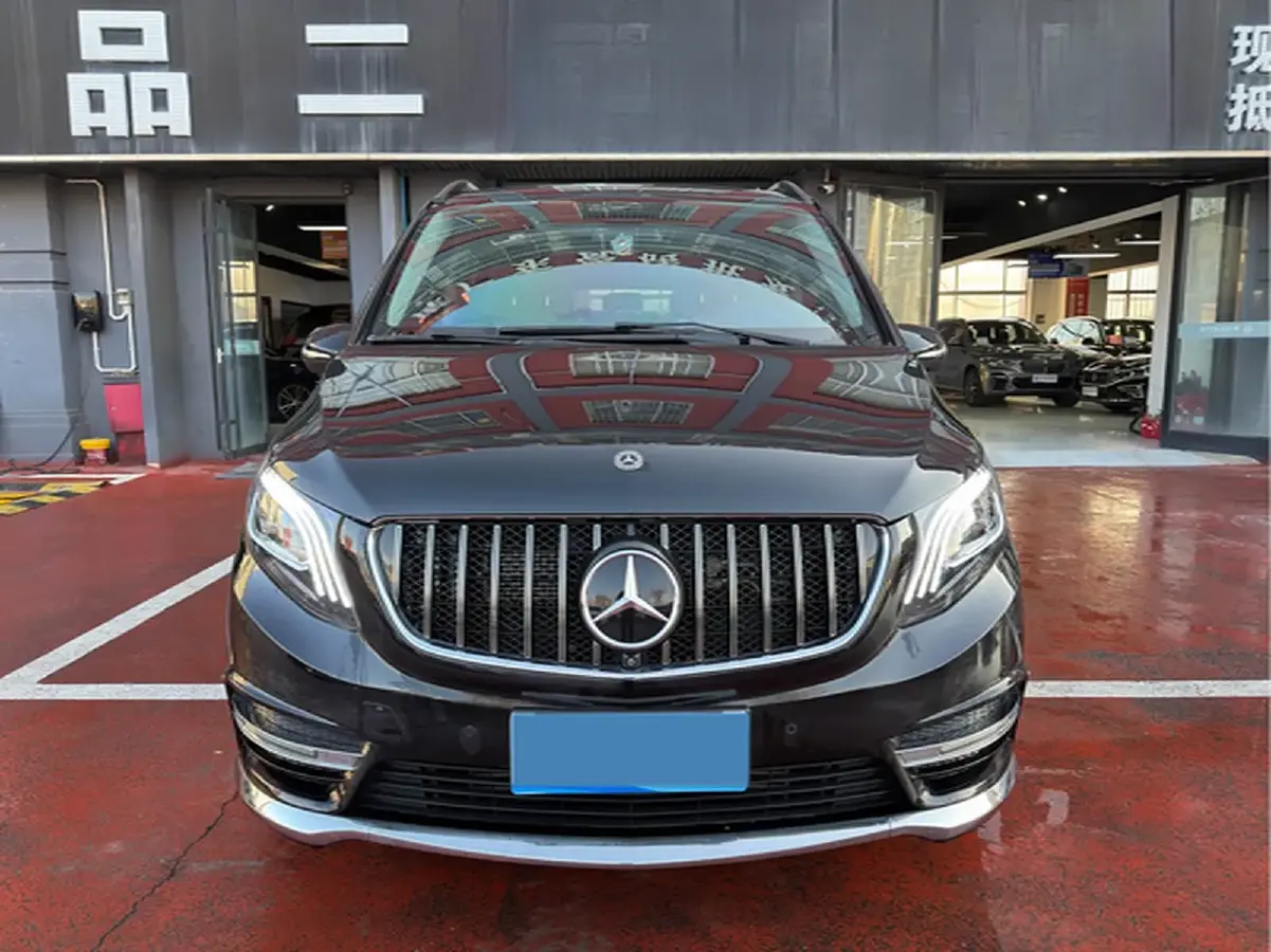 2018 Mercedes-Benz V Class 2.0T 211HP L4 7AT