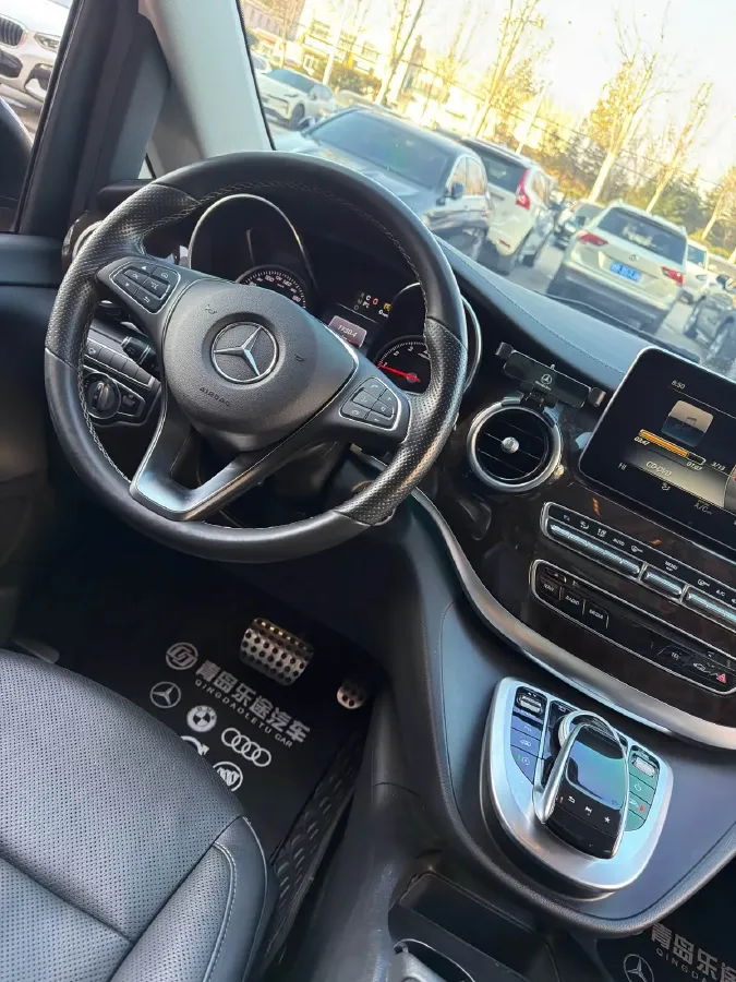 2018 Mercedes-Benz V Class 2.0T 211HP L4 7AT,autocango,china used car exporter,china ev exporter,chinese used car exporter,chinese used ev exporter