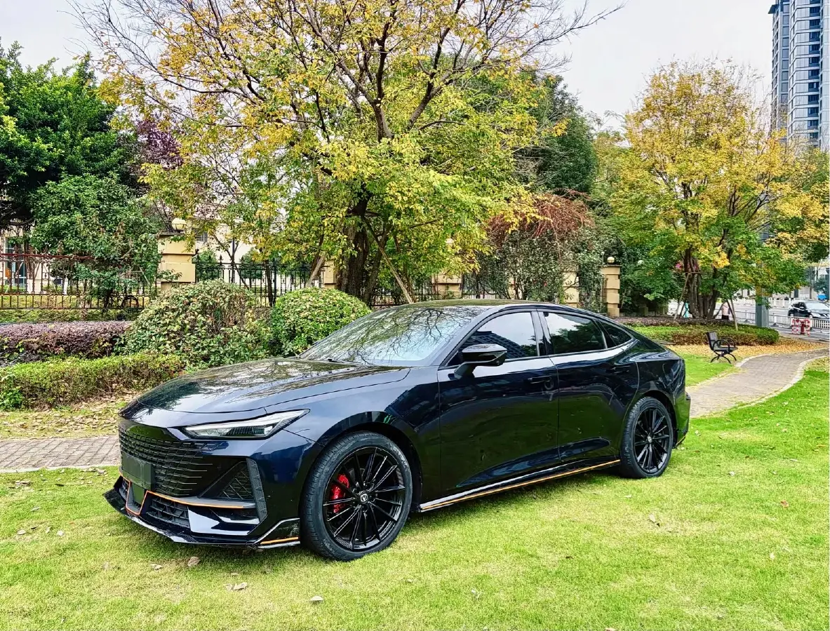 2022 ChangAn UNI-V 1.5T 188HP L4 7DCT