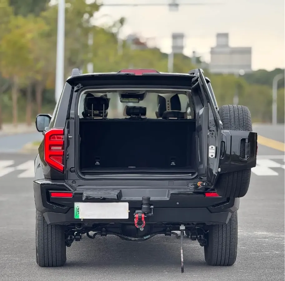 2024 Tank 400 2.0T 252HP L4 9AT PHEV 36.7/37.1KWH,autocango,china used car exporter,china ev exporter,chinese used car exporter,chinese used ev exporter