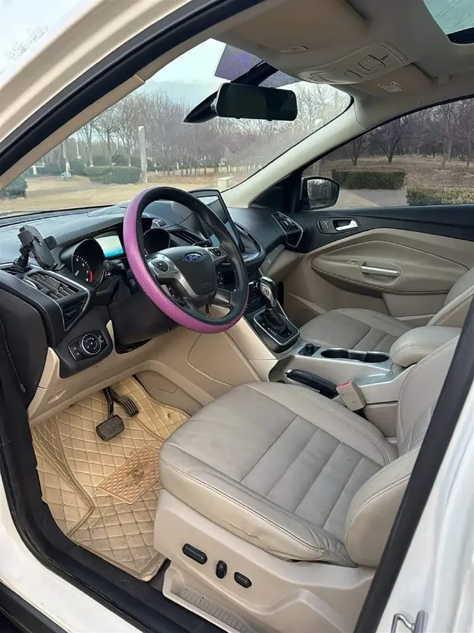 2013 Ford Kuga 2.0T 242HP L4 6AT,autocango,china used car exporter,china ev exporter,chinese used car exporter,chinese used ev exporter