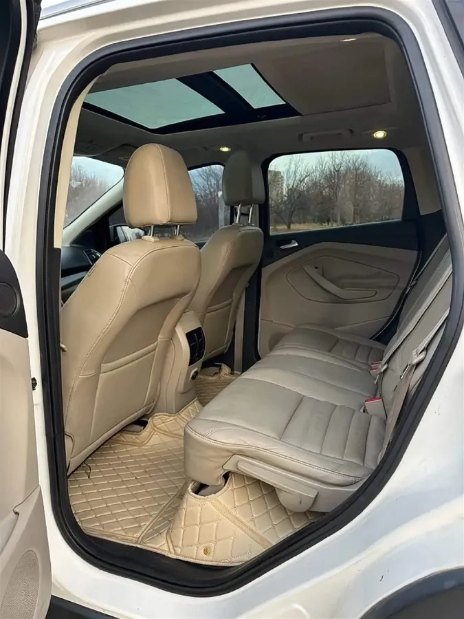 2013 Ford Kuga 2.0T 242HP L4 6AT,autocango,china used car exporter,china ev exporter,chinese used car exporter,chinese used ev exporter