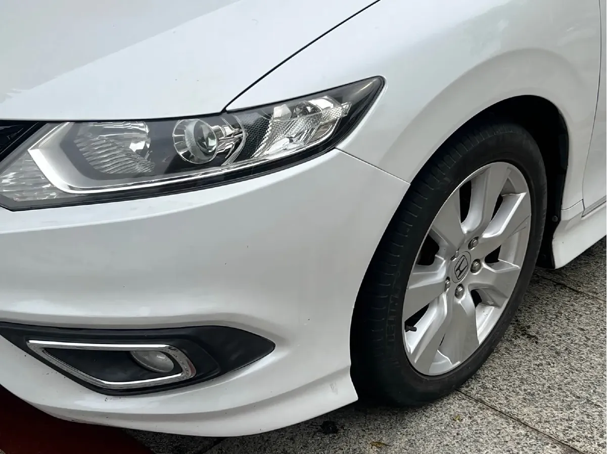 2016 Honda Jade 1.8L 141HP L4 5AT,autocango,china used car exporter,china ev exporter,chinese used car exporter,chinese used ev exporter