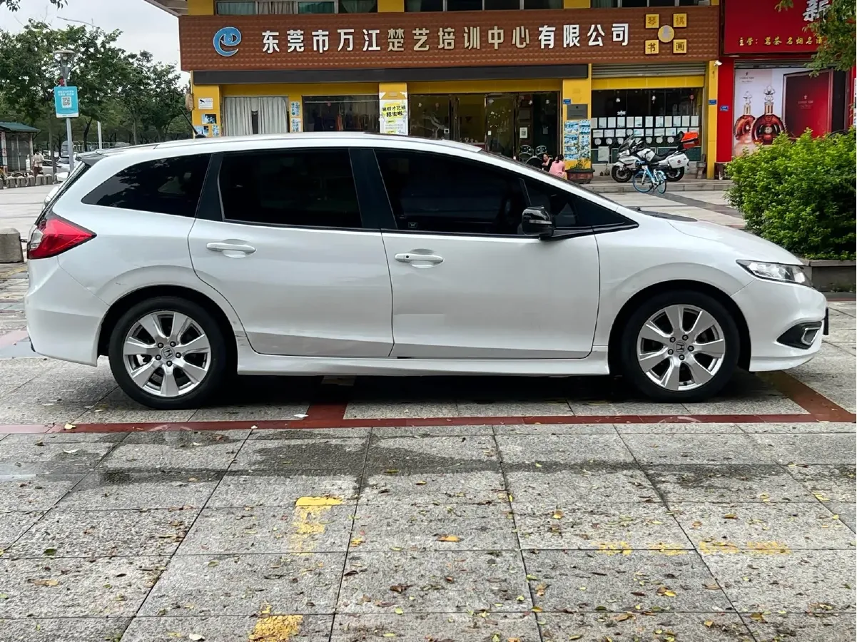 2016 Honda Jade 1.8L 141HP L4 5AT,autocango,china used car exporter,china ev exporter,chinese used car exporter,chinese used ev exporter
