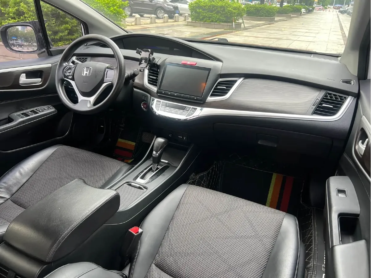 2016 Honda Jade 1.8L 141HP L4 5AT,autocango,china used car exporter,china ev exporter,chinese used car exporter,chinese used ev exporter