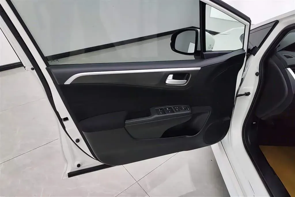 2017 Honda Jade 1.8L 141HP L4 5AT,autocango,china used car exporter,china ev exporter,chinese used car exporter,chinese used ev exporter