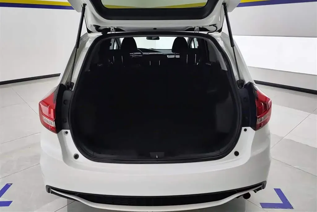 2017 Honda Jade 1.8L 141HP L4 5AT,autocango,china used car exporter,china ev exporter,chinese used car exporter,chinese used ev exporter