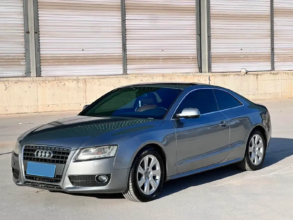 2010 Audi A5 2.0T 211HP L4 CVT