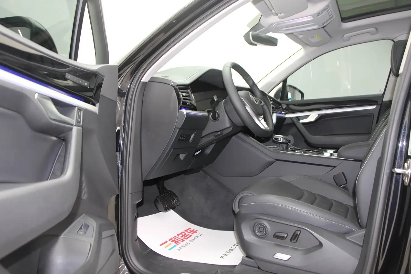 2020 Volkswagen Touareg 3.0T 340HP V6 8AT,autocango,china used car exporter,china ev exporter,chinese used car exporter,chinese used ev exporter