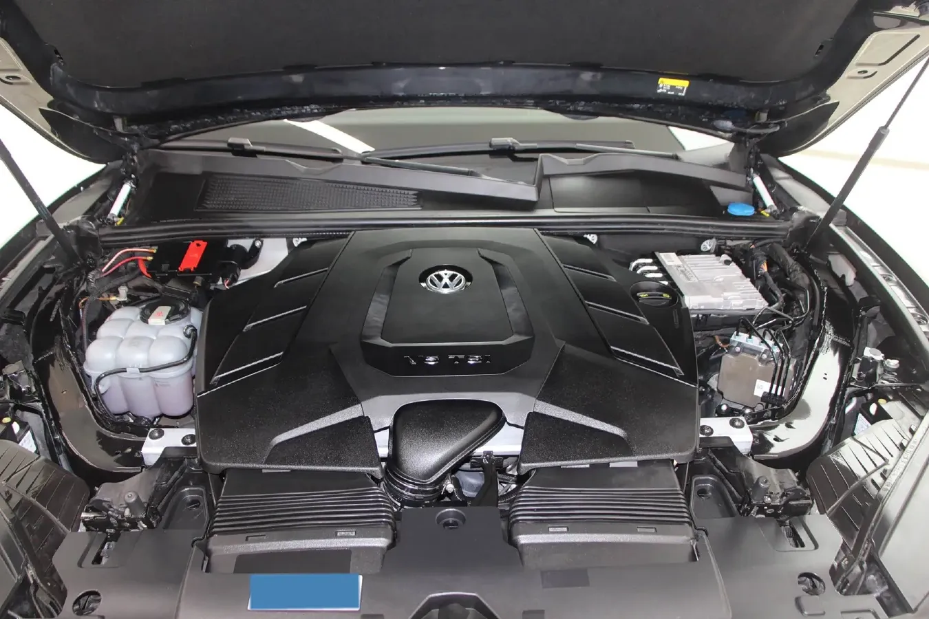 2020 Volkswagen Touareg 3.0T 340HP V6 8AT,autocango,china used car exporter,china ev exporter,chinese used car exporter,chinese used ev exporter