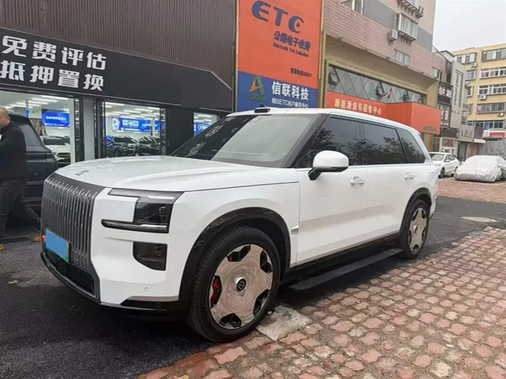 2025 Zeekr 9X 2.0T 279HP L4 1DHT PHEV