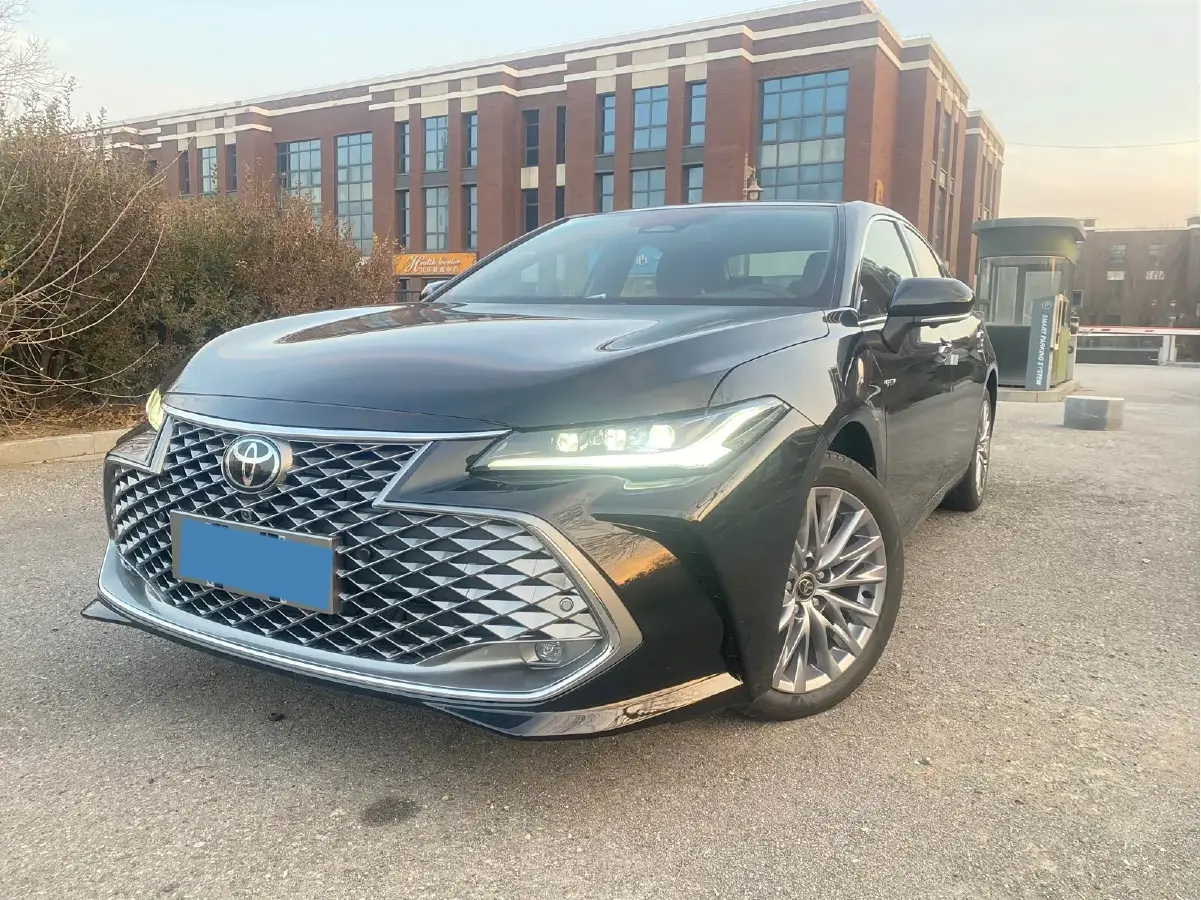 2024 Toyota Avalon 2.5L 185HP L4 E-CVT Hybrid