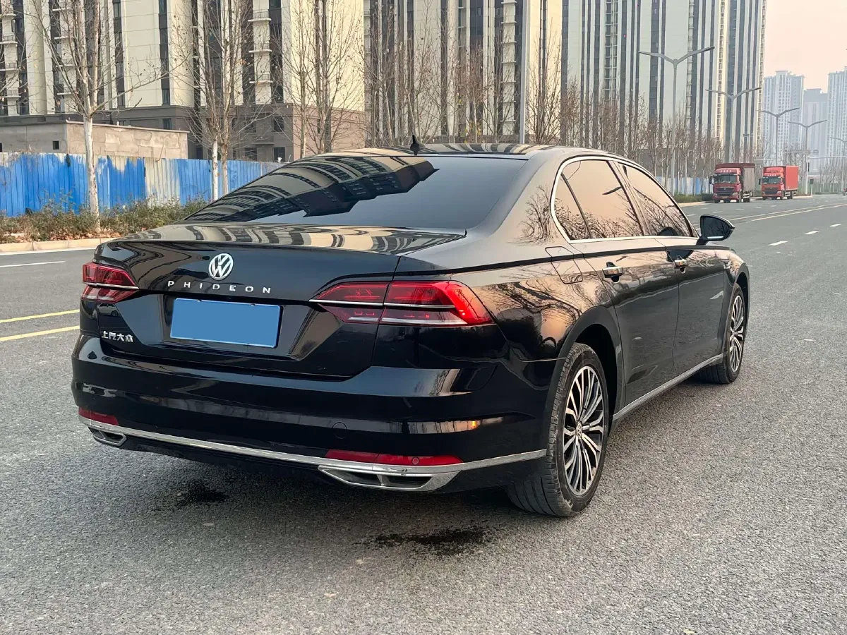 2018 Volkswagen Phideon 2.0T 224HP L4 7DCT,autocango,china used car exporter,china ev exporter,chinese used car exporter,chinese used ev exporter