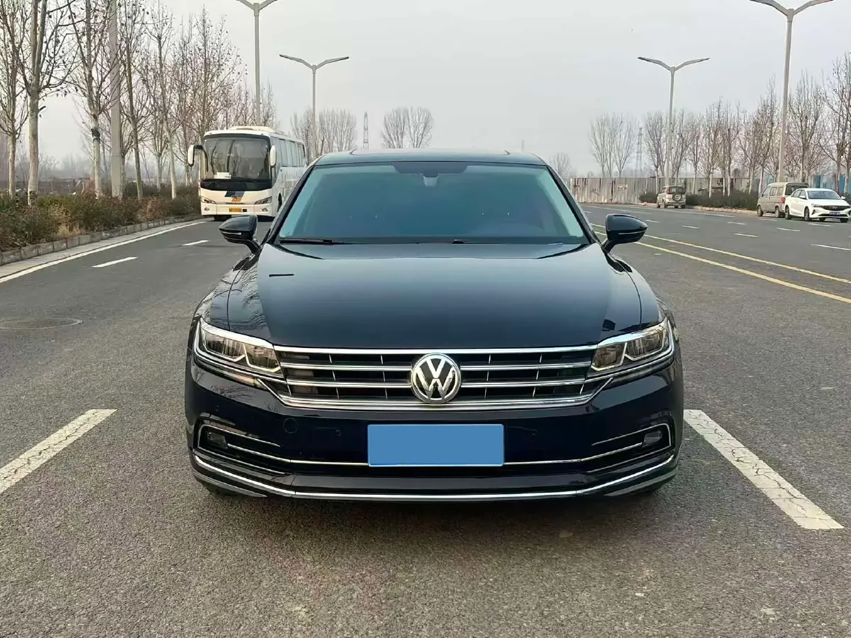 2018 Volkswagen Phideon 2.0T 224HP L4 7DCT,autocango,china used car exporter,china ev exporter,chinese used car exporter,chinese used ev exporter