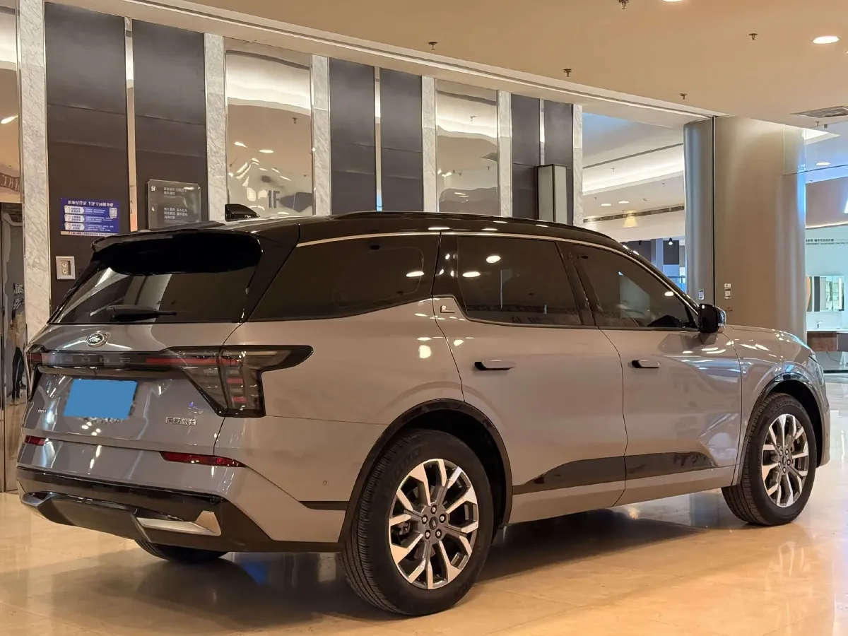 2023 Ford Edge 2.0T 252HP L4 8AT,autocango,china used car exporter,china ev exporter,chinese used car exporter,chinese used ev exporter