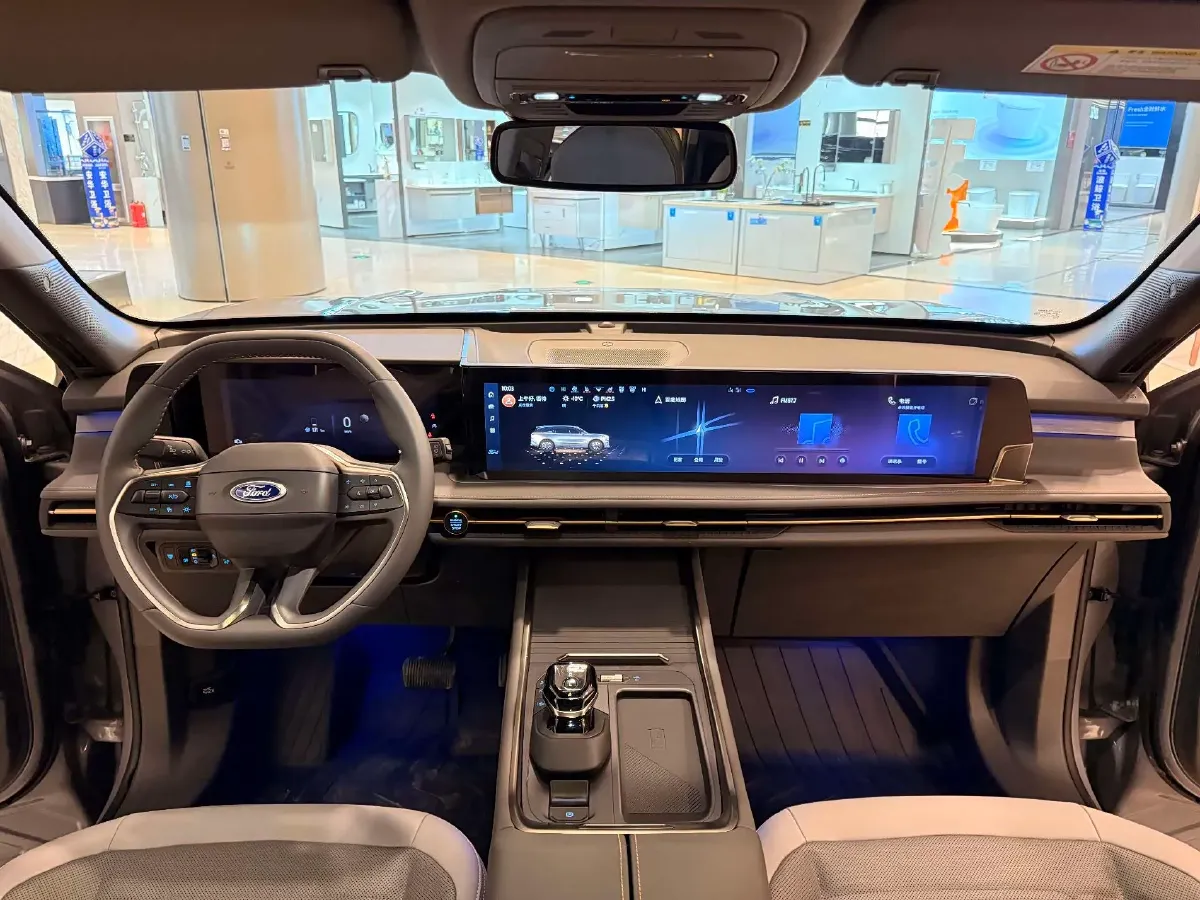 2023 Ford Edge 2.0T 252HP L4 8AT,autocango,china used car exporter,china ev exporter,chinese used car exporter,chinese used ev exporter