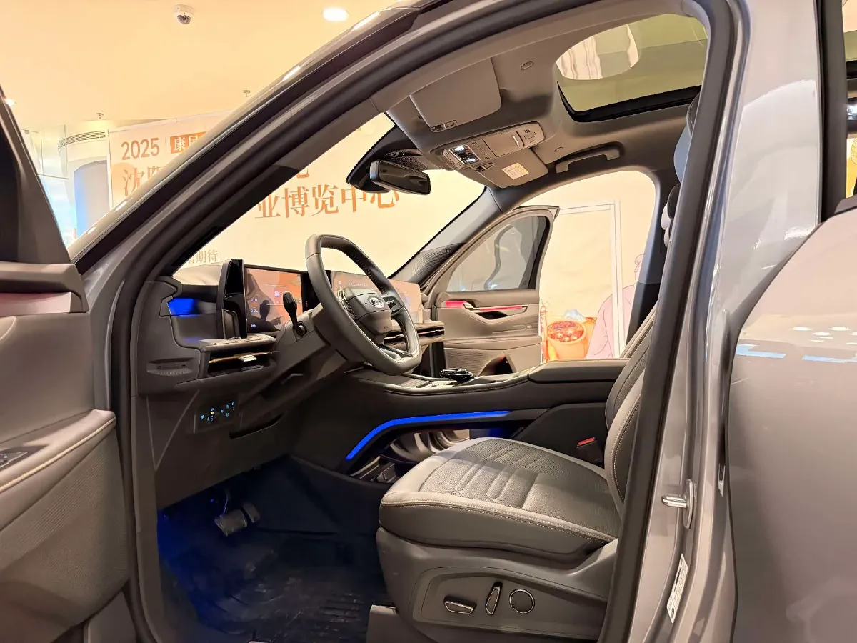 2023 Ford Edge 2.0T 252HP L4 8AT,autocango,china used car exporter,china ev exporter,chinese used car exporter,chinese used ev exporter