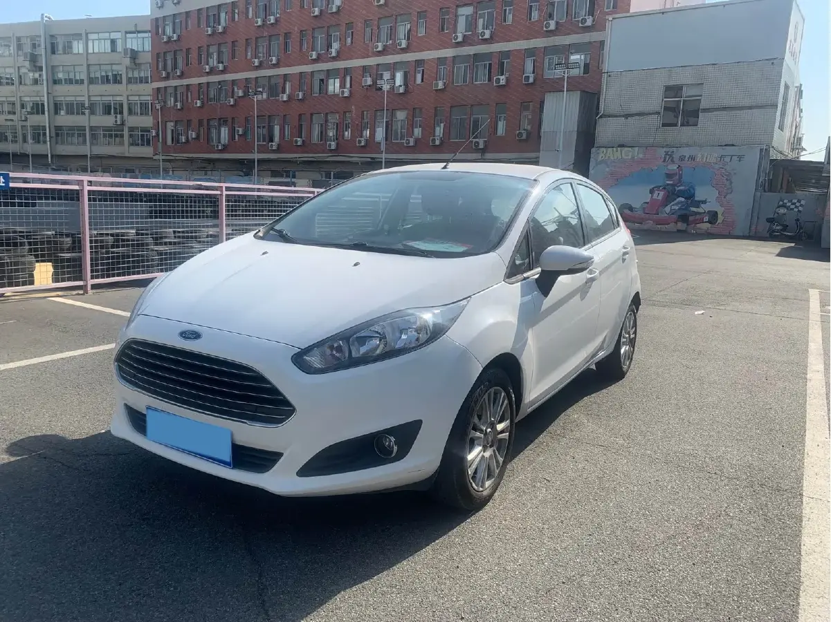2013 Ford Fiesta 1.5L 110HP L4 6DCT
