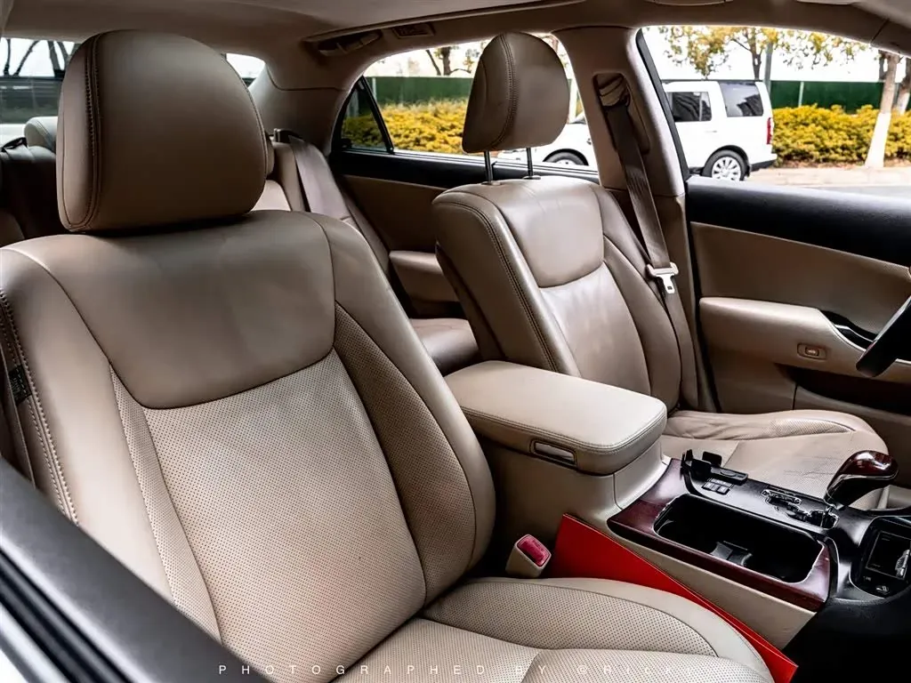 2010 Toyota Crown 3.0L 227HP V6 6AT,autocango,china used car exporter,china ev exporter,chinese used car exporter,chinese used ev exporter