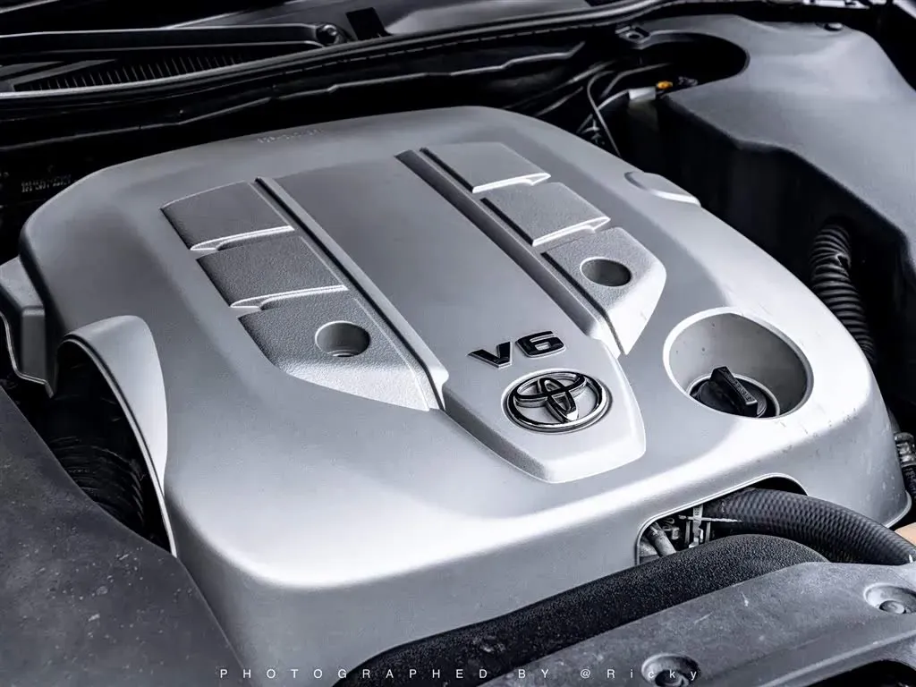 2010 Toyota Crown 3.0L 227HP V6 6AT,autocango,china used car exporter,china ev exporter,chinese used car exporter,chinese used ev exporter