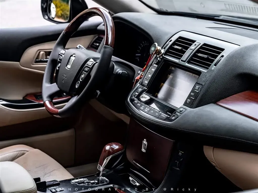 2010 Toyota Crown 3.0L 227HP V6 6AT,autocango,china used car exporter,china ev exporter,chinese used car exporter,chinese used ev exporter