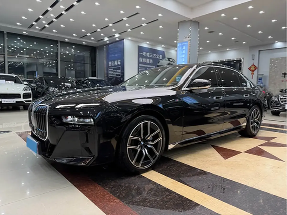 2023 BMW 7 Series 3.0T 272HP L6 8AT