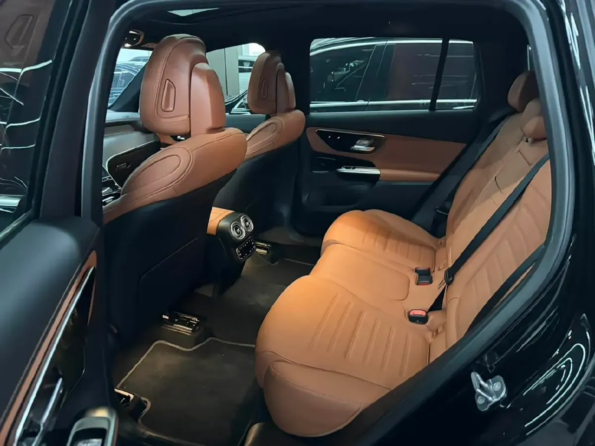 2024 Mercedes-Benz GLC Class 2.0T 204HP L4 9AT,autocango,china used car exporter,china ev exporter,chinese used car exporter,chinese used ev exporter