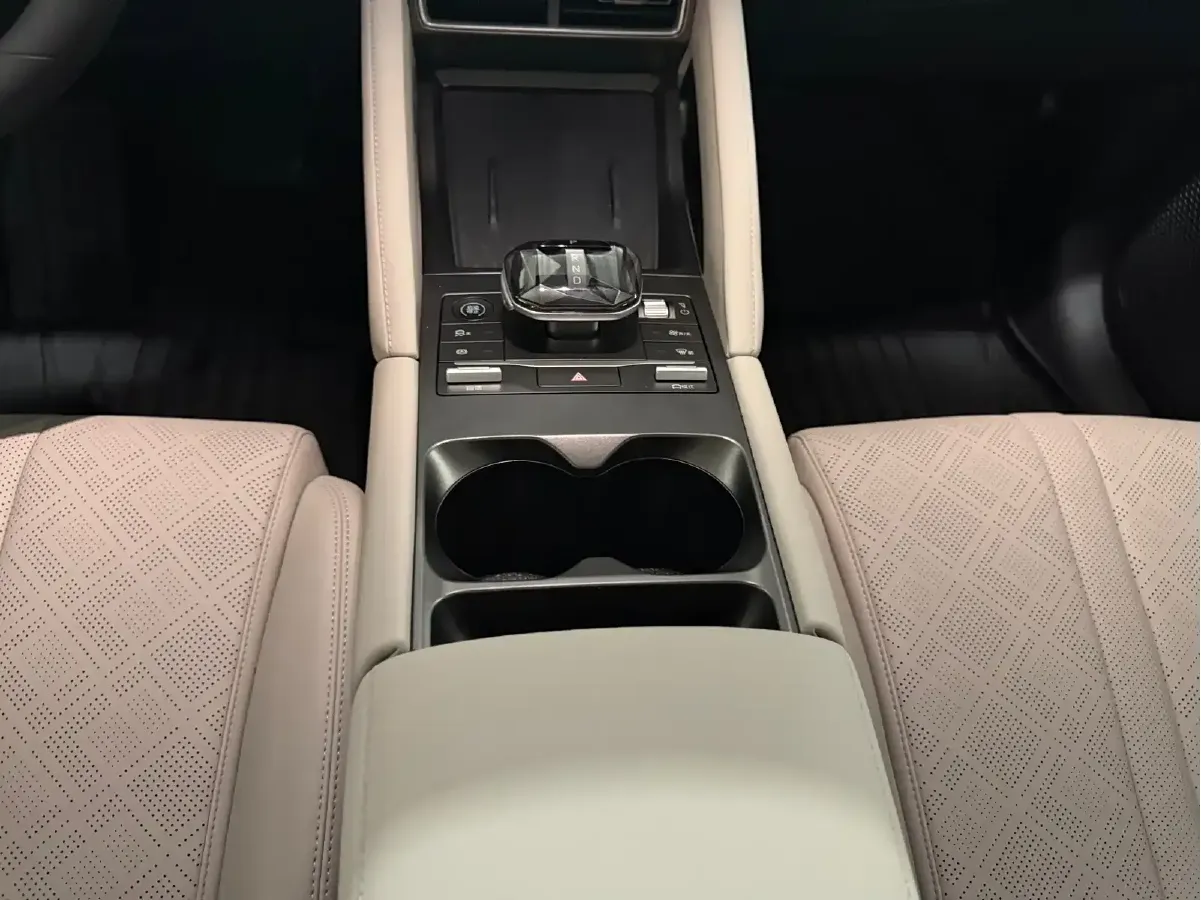 2024 BYD YuanUP BEV 45.12KWH,autocango,china used car exporter,china ev exporter,chinese used car exporter,chinese used ev exporter