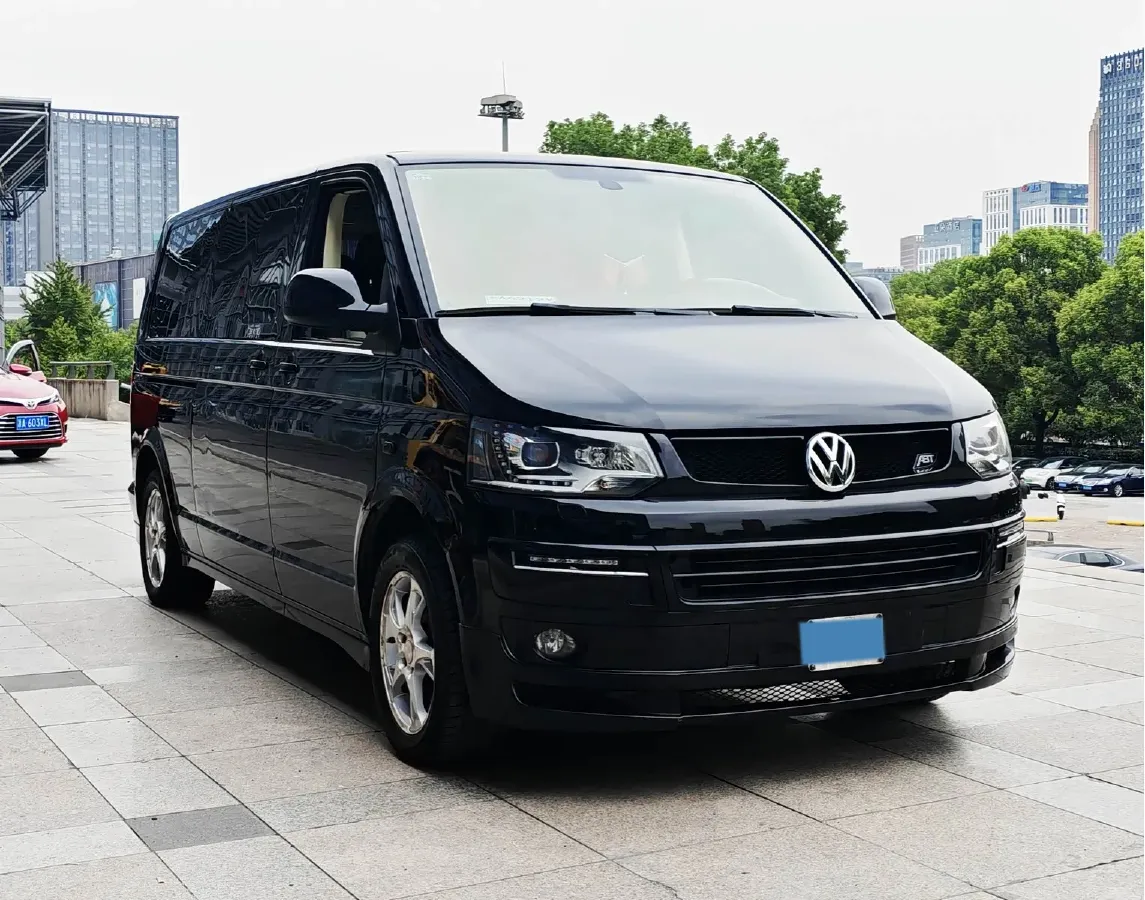 2015 Volkswagen Caravelle 2.0T 204HP L4 7DCT,autocango,china used car exporter,china ev exporter,chinese used car exporter,chinese used ev exporter