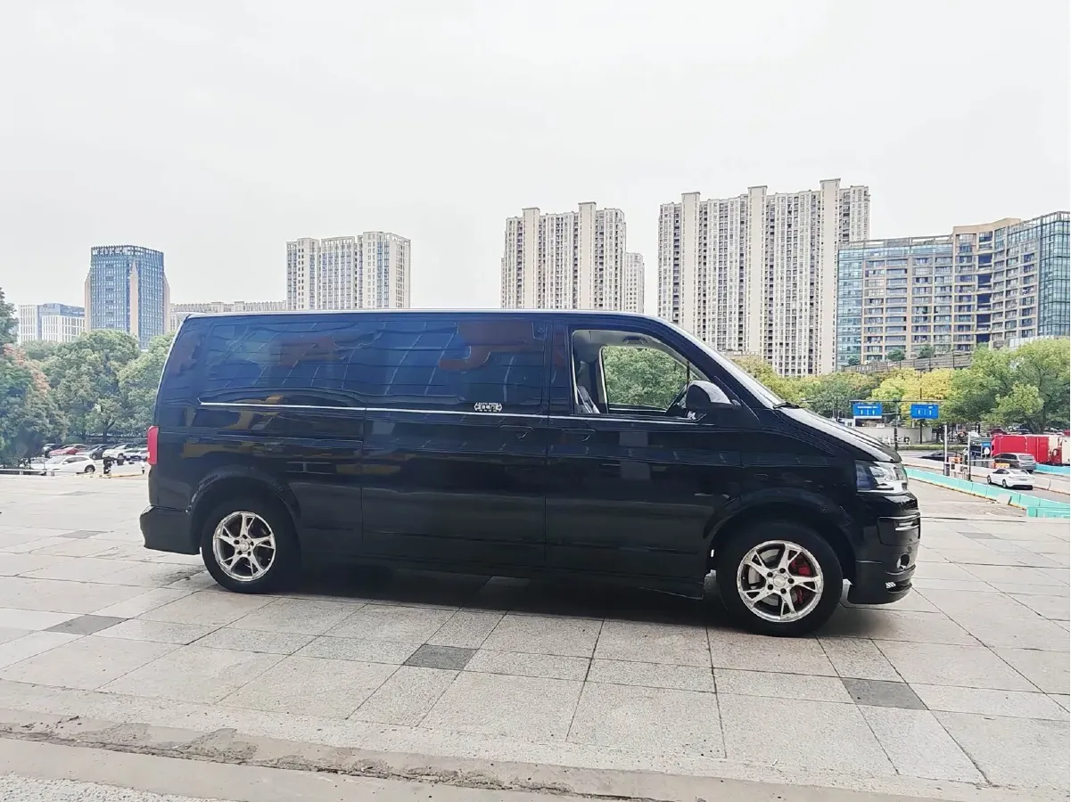 2015 Volkswagen Caravelle 2.0T 204HP L4 7DCT,autocango,china used car exporter,china ev exporter,chinese used car exporter,chinese used ev exporter