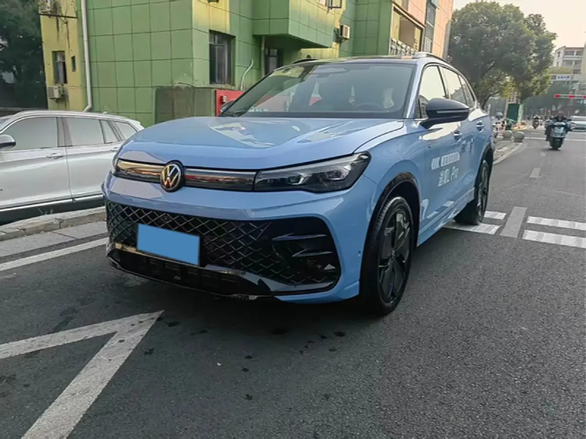 2024 Volkswagen Tiguan L 2.0T 220HP L4 7DCT