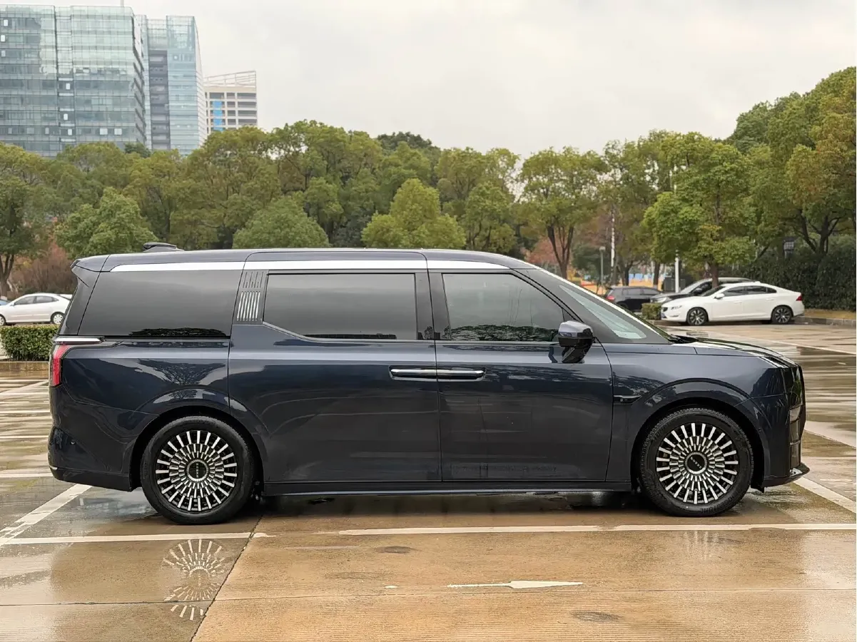 2022 Zeekr 009 BEV 116KWH,autocango,china used car exporter,china ev exporter,chinese used car exporter,chinese used ev exporter