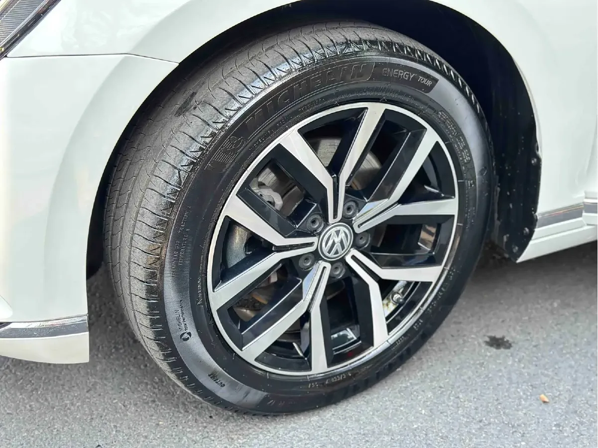 2018 Volkswagen Alltrack 2.0T 220HP L4 6DCT,autocango,china used car exporter,china ev exporter,chinese used car exporter,chinese used ev exporter