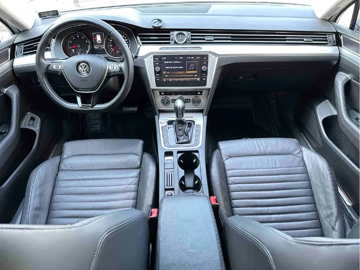 2018 Volkswagen Alltrack 2.0T 220HP L4 6DCT,autocango,china used car exporter,china ev exporter,chinese used car exporter,chinese used ev exporter