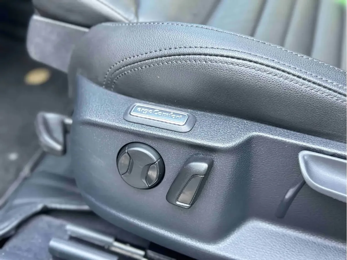 2018 Volkswagen Alltrack 2.0T 220HP L4 6DCT,autocango,china used car exporter,china ev exporter,chinese used car exporter,chinese used ev exporter