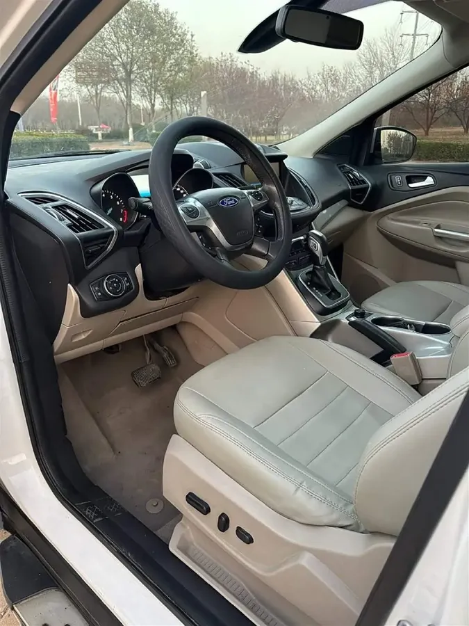 2013 Ford Kuga 1.6T 177HP L4 6AT,autocango,china used car exporter,china ev exporter,chinese used car exporter,chinese used ev exporter