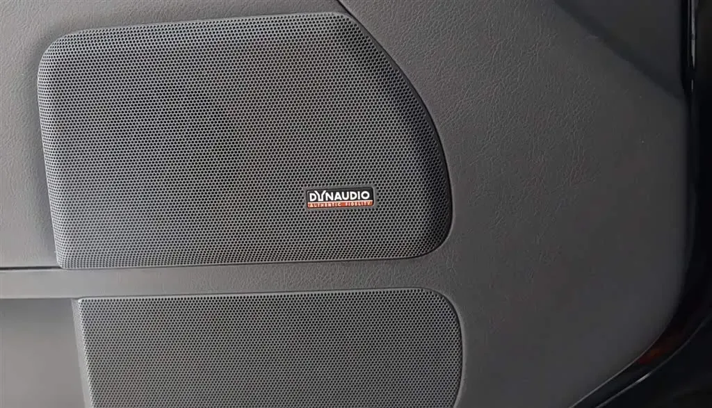 2016 Volkswagen Multivan 2.0T 204HP L4 7DCT,autocango,china used car exporter,china ev exporter,chinese used car exporter,chinese used ev exporter