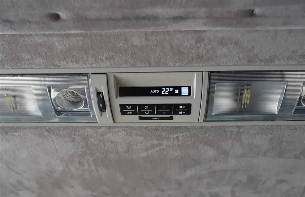 2016 Volkswagen Multivan 2.0T 204HP L4 7DCT,autocango,china used car exporter,china ev exporter,chinese used car exporter,chinese used ev exporter