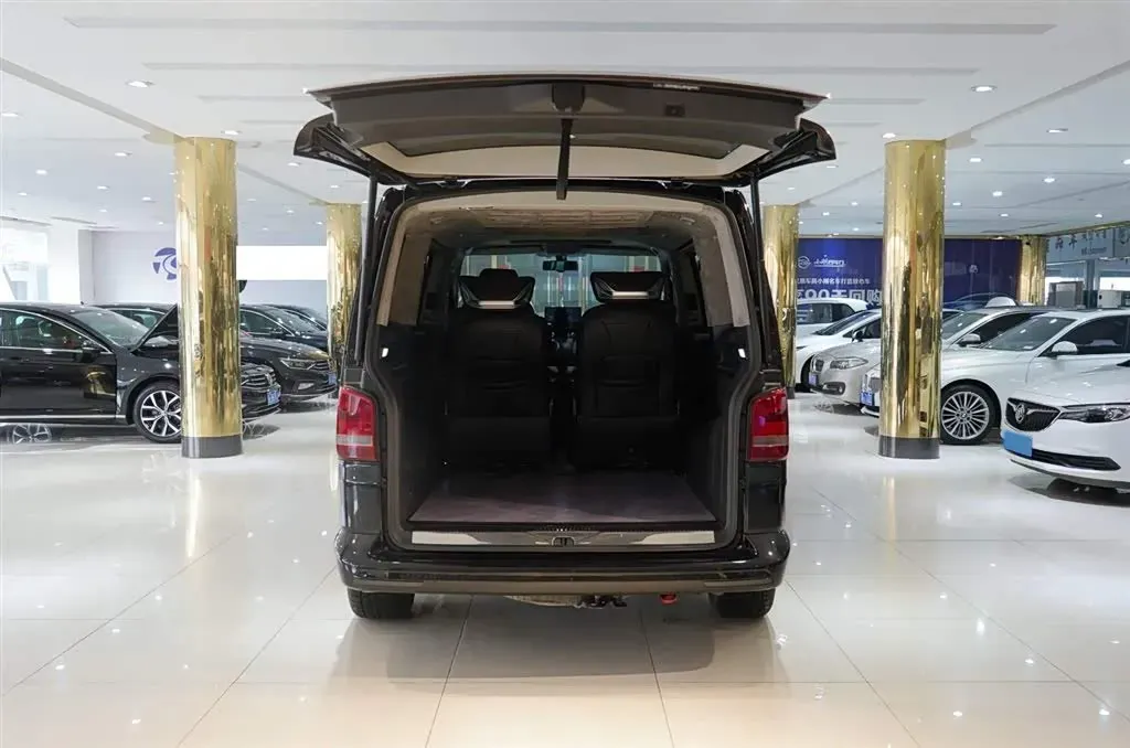 2016 Volkswagen Multivan 2.0T 204HP L4 7DCT,autocango,china used car exporter,china ev exporter,chinese used car exporter,chinese used ev exporter