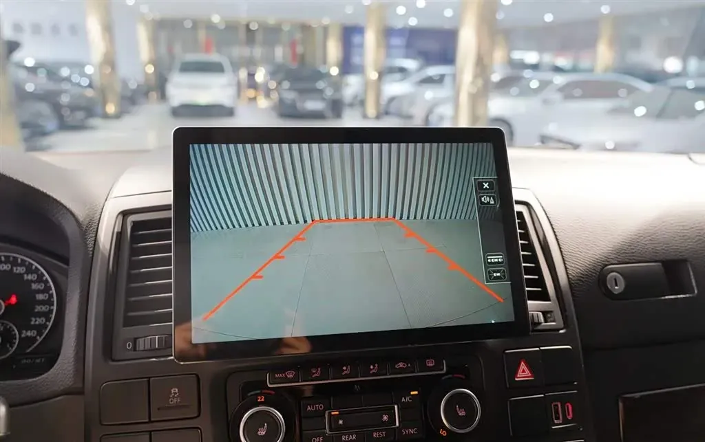 2016 Volkswagen Multivan 2.0T 204HP L4 7DCT,autocango,china used car exporter,china ev exporter,chinese used car exporter,chinese used ev exporter