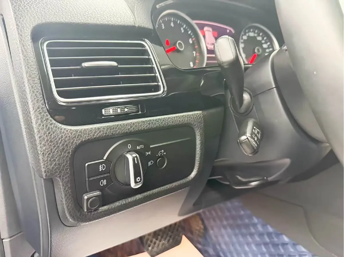 2017 Volkswagen Touareg 3.0T 320HP V6 8AT,autocango,china used car exporter,china ev exporter,chinese used car exporter,chinese used ev exporter