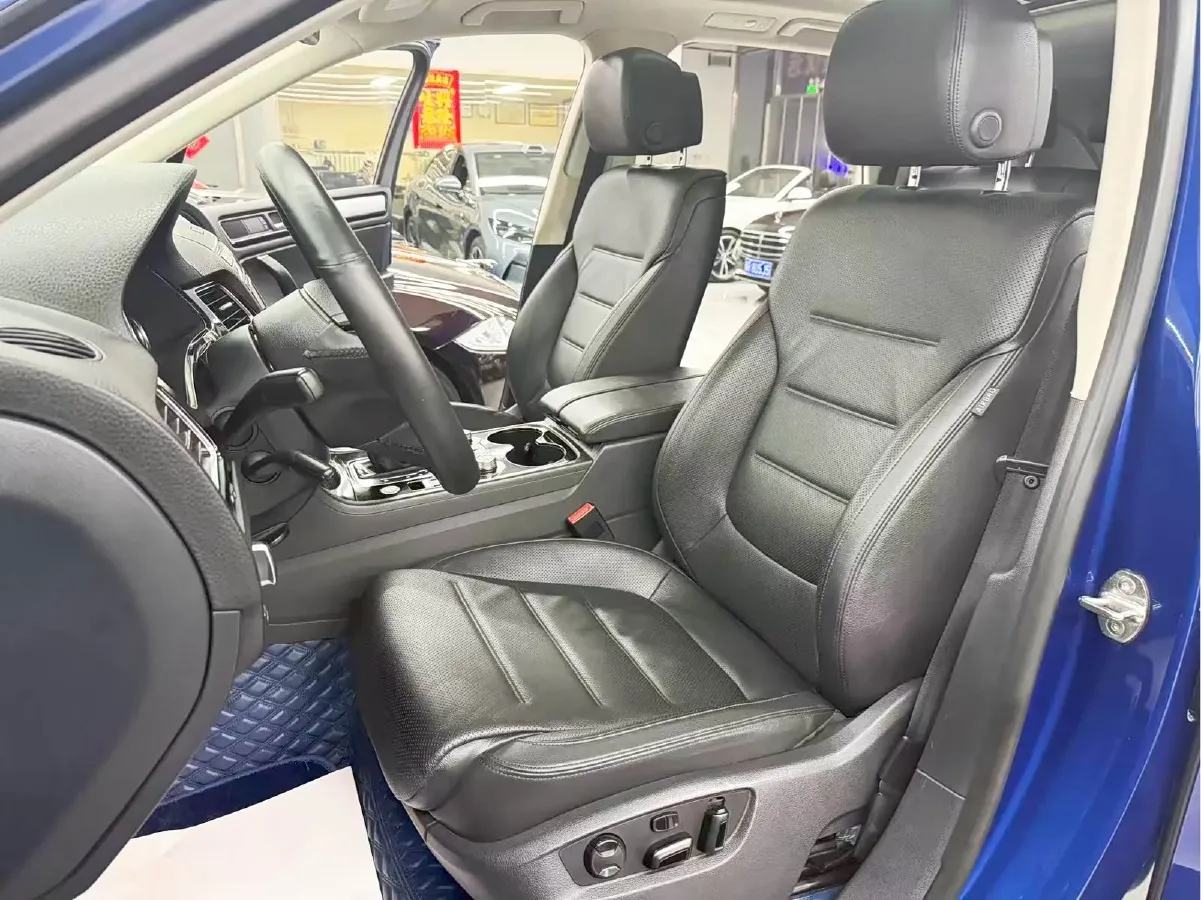 2017 Volkswagen Touareg 3.0T 320HP V6 8AT,autocango,china used car exporter,china ev exporter,chinese used car exporter,chinese used ev exporter