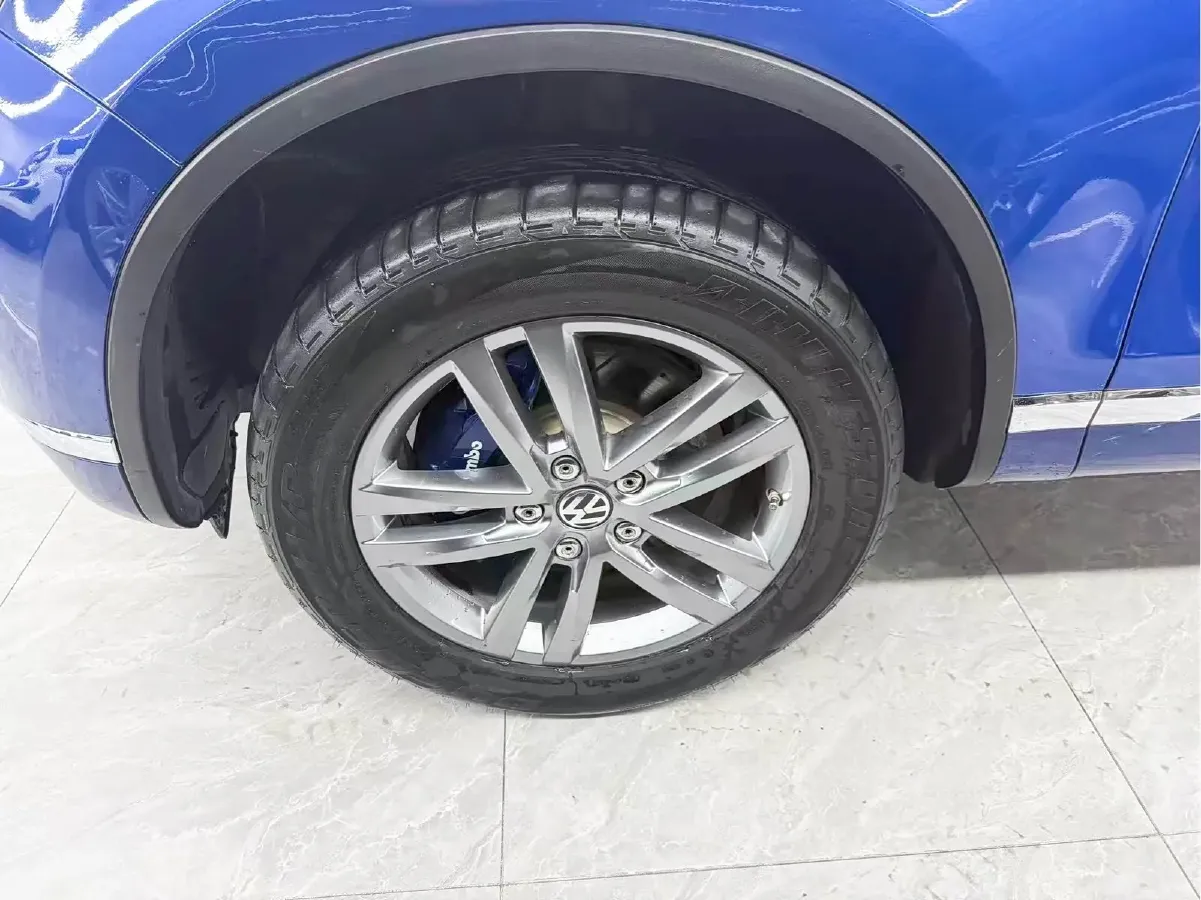 2017 Volkswagen Touareg 3.0T 320HP V6 8AT,autocango,china used car exporter,china ev exporter,chinese used car exporter,chinese used ev exporter