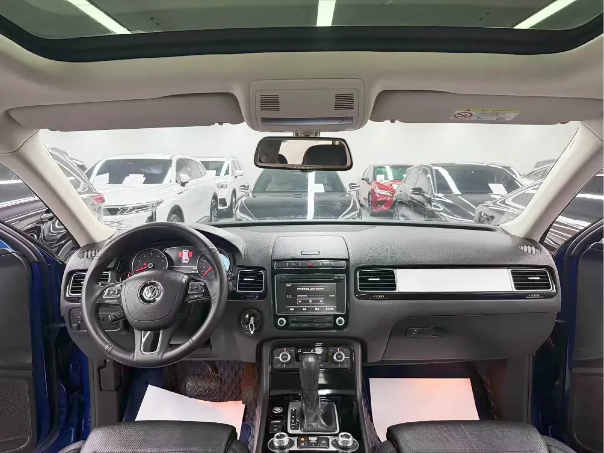 2017 Volkswagen Touareg 3.0T 320HP V6 8AT,autocango,china used car exporter,china ev exporter,chinese used car exporter,chinese used ev exporter