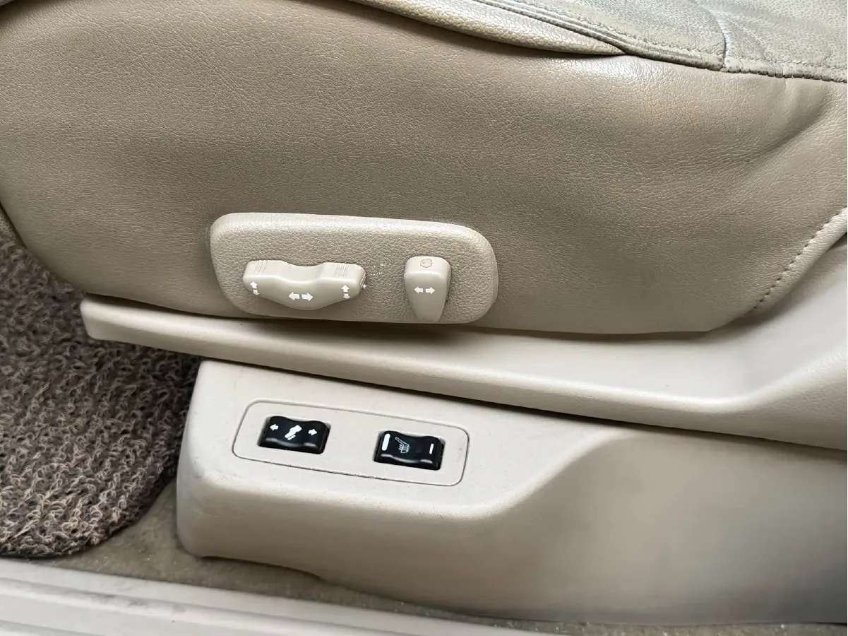 2006 Nissan Quest 3.5L 232HP V6 5AT,autocango,china used car exporter,china ev exporter,chinese used car exporter,chinese used ev exporter