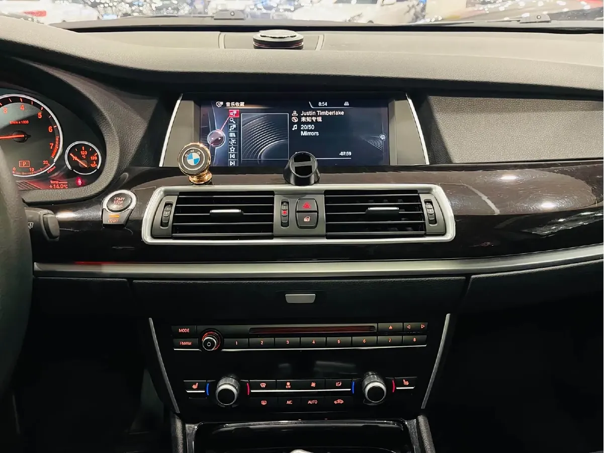 2015 BMW 5 Series GT 2.0T 245HP L4 8AT,autocango,china used car exporter,china ev exporter,chinese used car exporter,chinese used ev exporter