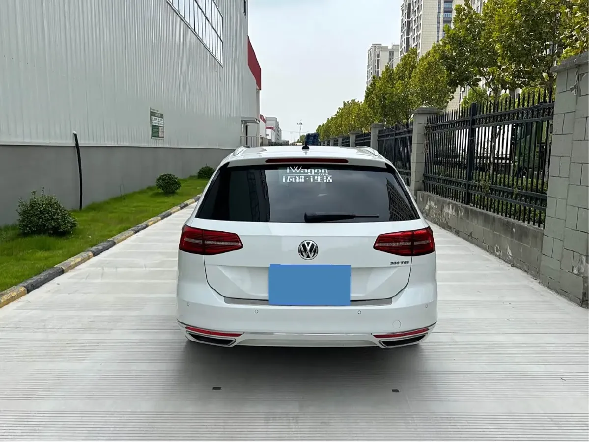 2018 Volkswagen Alltrack 2.0T 220HP L4 6DCT,autocango,china used car exporter,china ev exporter,chinese used car exporter,chinese used ev exporter