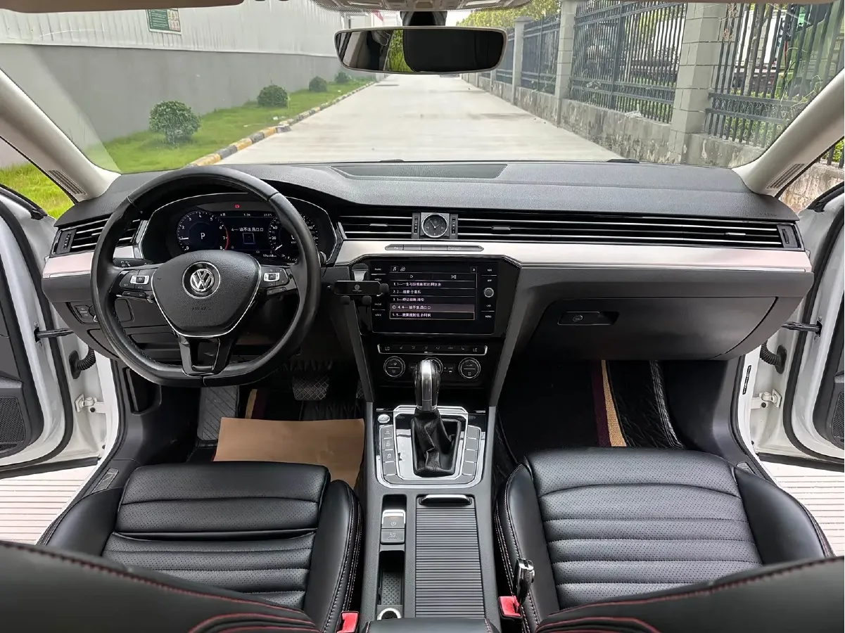 2018 Volkswagen Alltrack 2.0T 220HP L4 6DCT,autocango,china used car exporter,china ev exporter,chinese used car exporter,chinese used ev exporter